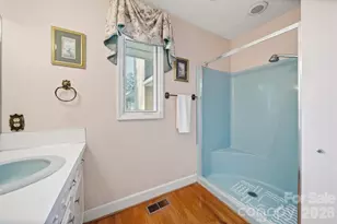 5523 Pine Lake Ct, Hickory, NC 28601 - Photo 28