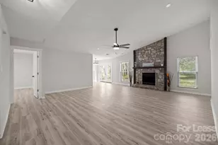 6722 Stillmeadow Dr, Charlotte, NC 28277 - Photo 2