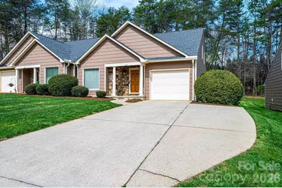 142 39th Avenue Court NW, Hickory, NC 28601 - Photo 2