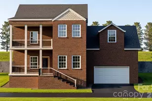 753 Chatsworth Cir, Lenoir, NC 28645 - Photo 1