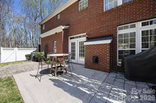 10400 Berkeley Woods Ln, Charlotte, NC 28277 - Photo 32