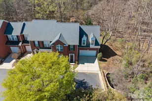 10400 Berkeley Woods Ln, Charlotte, NC 28277 - Photo 2