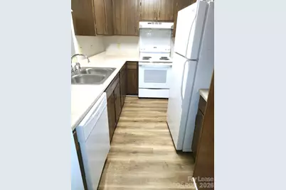 2141 Selwyn Avenue #212, Charlotte, NC 28207 - Photo 2