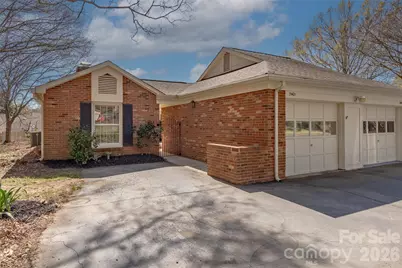 2401 Quail Lake Drive, Charlotte, NC 28210 - Photo 2