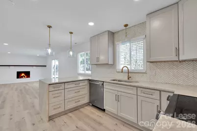 7404 Shadowlake Drive, Charlotte, NC 28226 - Photo 10