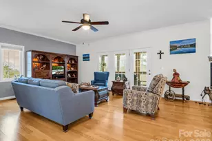 29 Spring Heights Ct, Hendersonville, NC 28791 - Photo 6