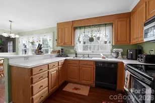 9510 Saddle Run Trail, Charlotte, NC 28269 - Photo 10