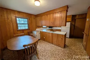 805 Edgewood Rd, Bessemer City, NC 28016 - Photo 6