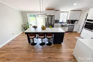 7706 Davis Rd, Waxhaw, NC 28173 - Photo 2