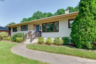 3921 Sheffield Dr, Charlotte, NC 28205 - Photo 2