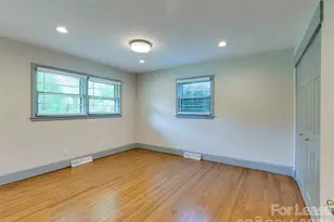 3921 Sheffield Dr, Charlotte, NC 28205 - Photo 32