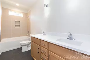 137 E Arbutus Tr, Hendersonville, NC 28792 - Photo 16