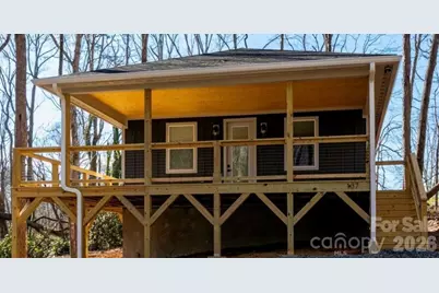 137 E Arbutus Trail, Hendersonville, NC 28792 - Photo 2