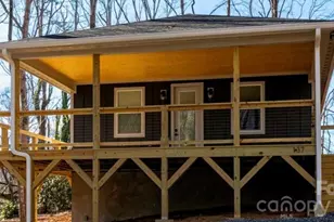 137 E Arbutus Tr, Hendersonville, NC 28792 - Photo 2