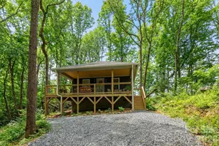 137 E Arbutus Tr, Hendersonville, NC 28792 - Photo 1