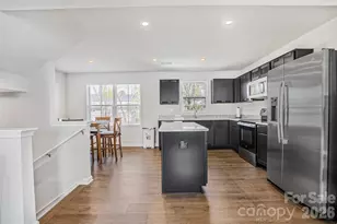 6109 Carrick Bnd Ct, Charlotte, NC 28269 - Photo 4