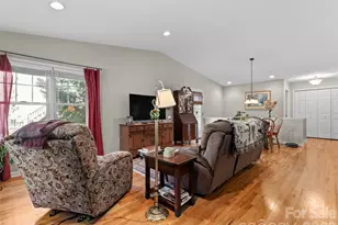 40 Spring Village Ln, Hendersonville, NC 28739 - Photo 6