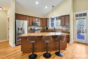 24 Creekside View Dr, Asheville, NC 28804 - Photo 6