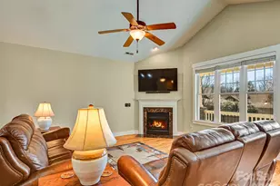 24 Creekside View Dr, Asheville, NC 28804 - Photo 4