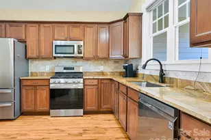 24 Creekside View Dr, Asheville, NC 28804 - Photo 8