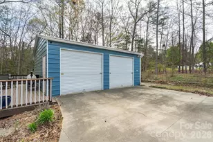 1122 Pine Knot Ct, Clover, SC 29710 - Photo 6
