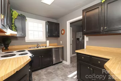 414 S Chester Street S, Blacksburg, SC 29702 - Photo 16