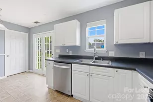 3911 Hathaway Hills Dr, Charlotte, NC 28214 - Photo 6