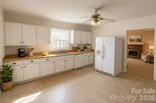 416 W Liberty St, Winnsboro, SC 29180 - Photo 8