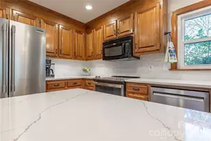 2735 Bent Oak Dr, Matthews, NC 28104 - Photo 10