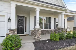 4689 Kingswood Dr, Fort Mill, SC 29707 - Photo 2
