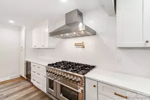 1632 Burtonwood Cir, Charlotte, NC 28212 - Photo 2