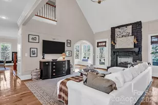 394 Stonecliff Ln, Lake Wylie, SC 29710 - Photo 8