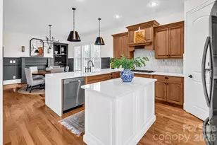 394 Stonecliff Ln, Lake Wylie, SC 29710 - Photo 14