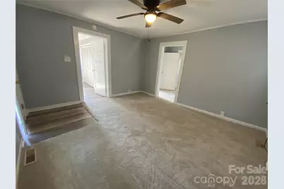 1521 W Davidson Avenue, Gastonia, NC 28052 - Photo 4