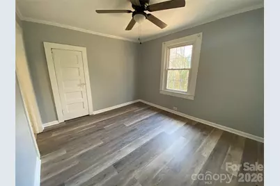 1521 W Davidson Avenue, Gastonia, NC 28052 - Photo 16