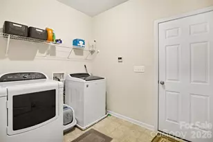 11824 Springpoint Ln, Charlotte, NC 28278 - Photo 12