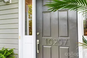 10207 Rougemont Ln, Charlotte, NC 28277 - Photo 2