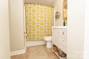 6701 Rugby Ln, Charlotte, NC 28226 - Photo 18