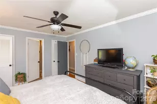 6701 Rugby Ln, Charlotte, NC 28226 - Photo 16