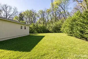 6701 Rugby Ln, Charlotte, NC 28226 - Photo 36