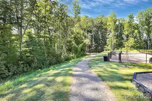 9521 Munsing Dr, Charlotte, NC 28269 - Photo 34