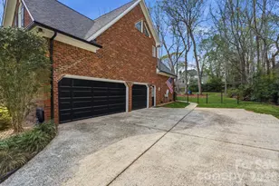 1231 Over Stream Ln, Matthews, NC 28105 - Photo 6