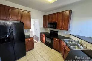 12069 Stratfield Pl Cir, Pineville, NC 28134 - Photo 4