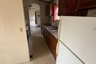 218 Hawkins Dr W, Marion, NC 28752 - Photo 4