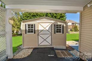 222 Cranbrook Cir, Hendersonville, NC 28792 - Photo 40