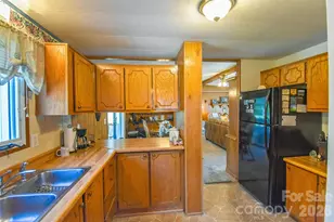 222 Cranbrook Cir, Hendersonville, NC 28792 - Photo 22