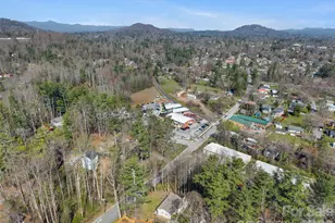 625 Lenox Pl, Hendersonville, NC 28739 - Photo 36