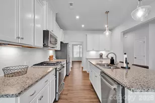 6409 Alanbrook Rd, Charlotte, NC 28215 - Photo 10