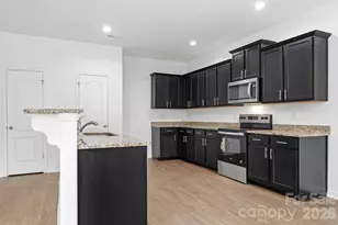 9104 Maidenhair Ct, Charlotte, NC 28215 - Photo 18