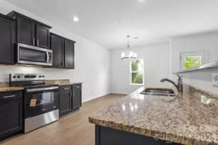 9104 Maidenhair Ct, Charlotte, NC 28215 - Photo 14